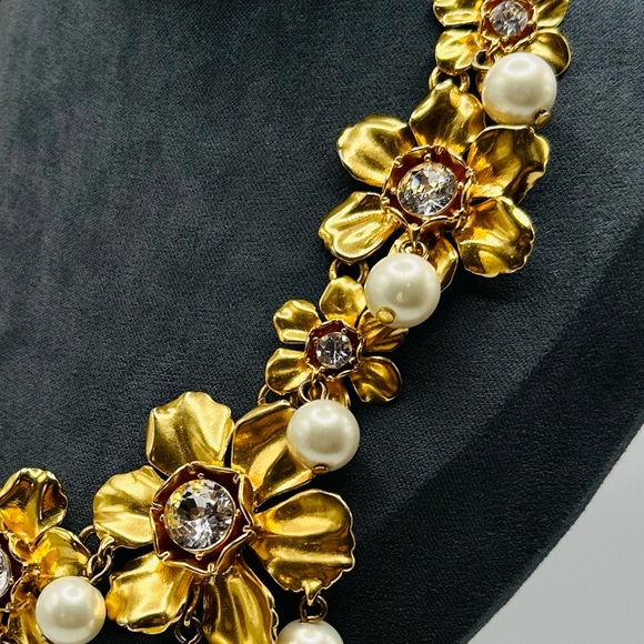 NWT Luxury J. Crew Pearl Crystal Floral Statement Holiday Wedding Necklace - Picture 15 of 17